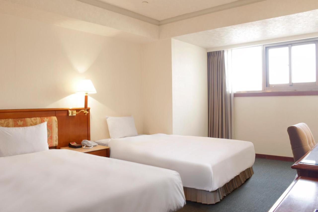 Hotel Avenue Хсинчу Сити Екстериор снимка