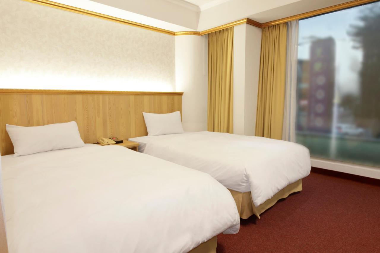 Hotel Avenue Хсинчу Сити Екстериор снимка