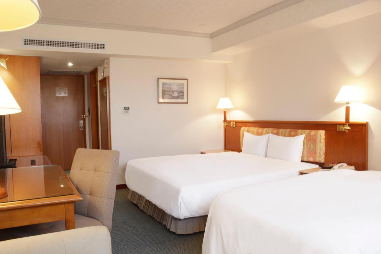 Hotel Avenue Хсинчу Сити Екстериор снимка
