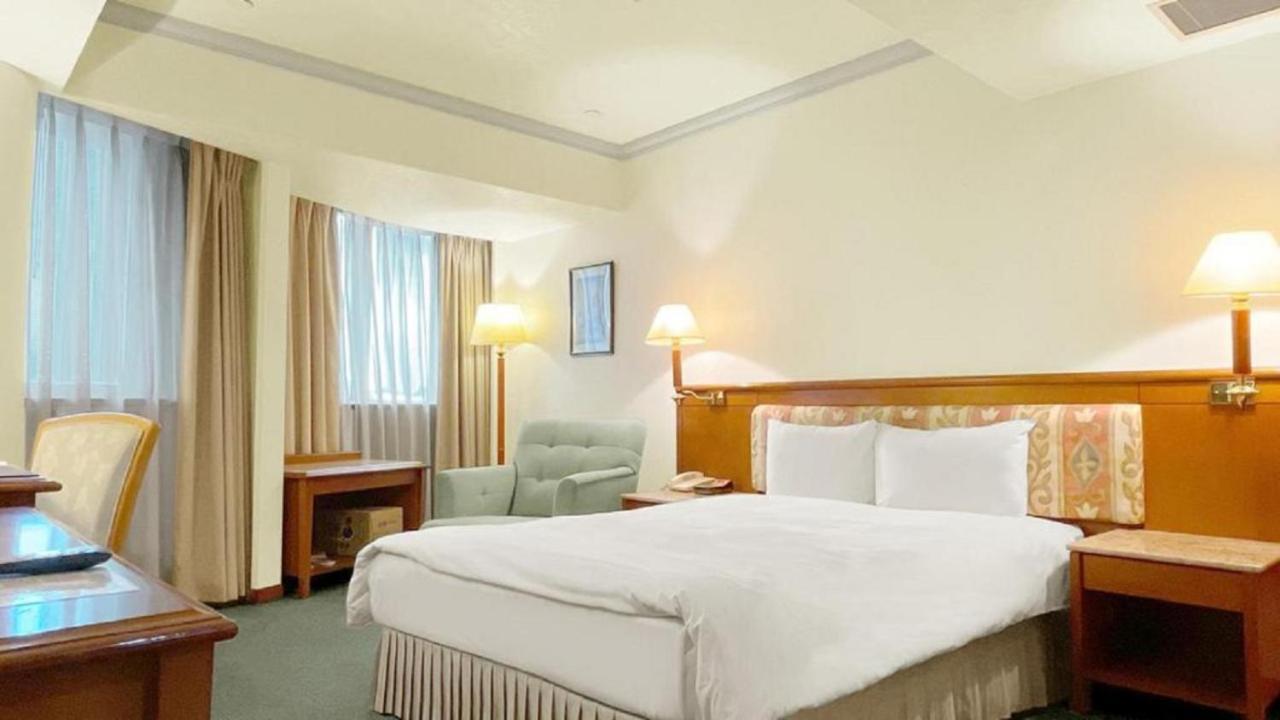 Hotel Avenue Хсинчу Сити Екстериор снимка