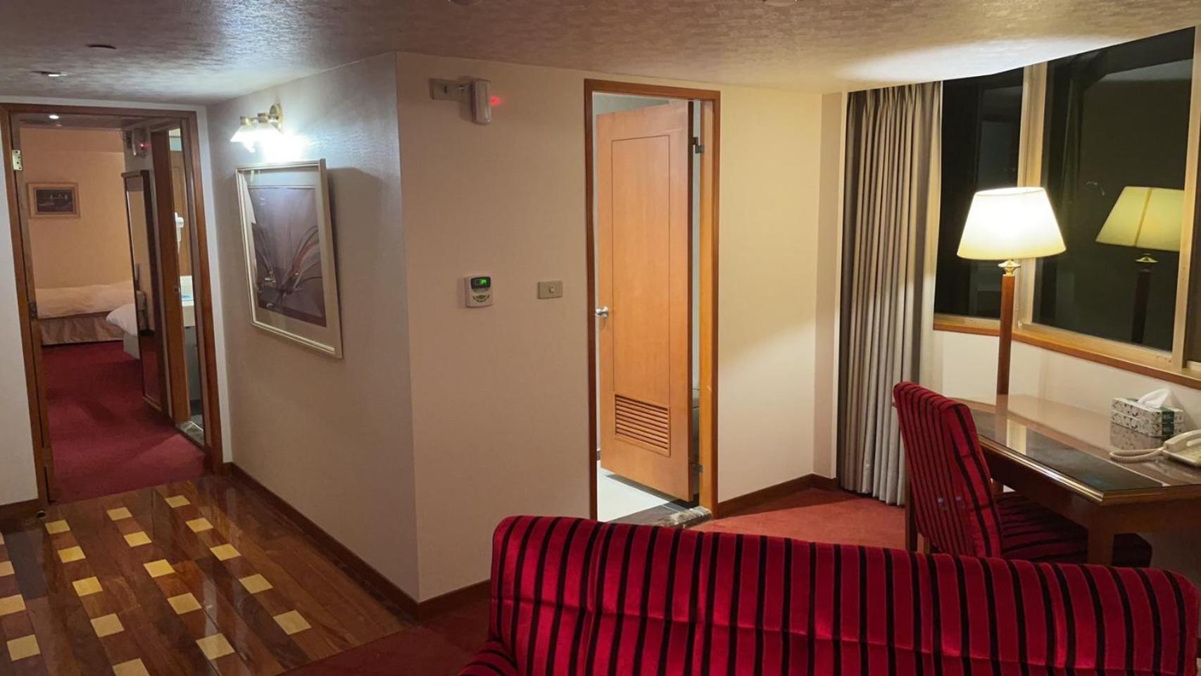Hotel Avenue Хсинчу Сити Екстериор снимка